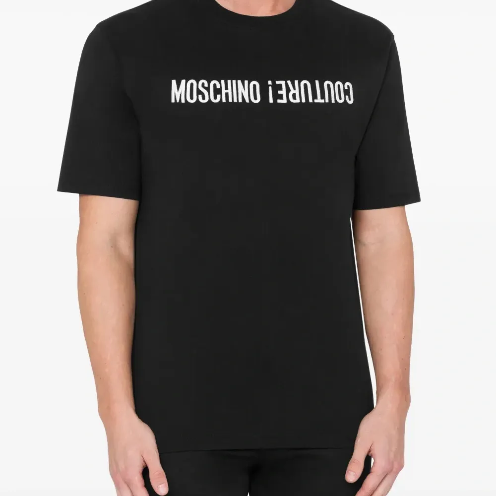 Футболка с логотипом