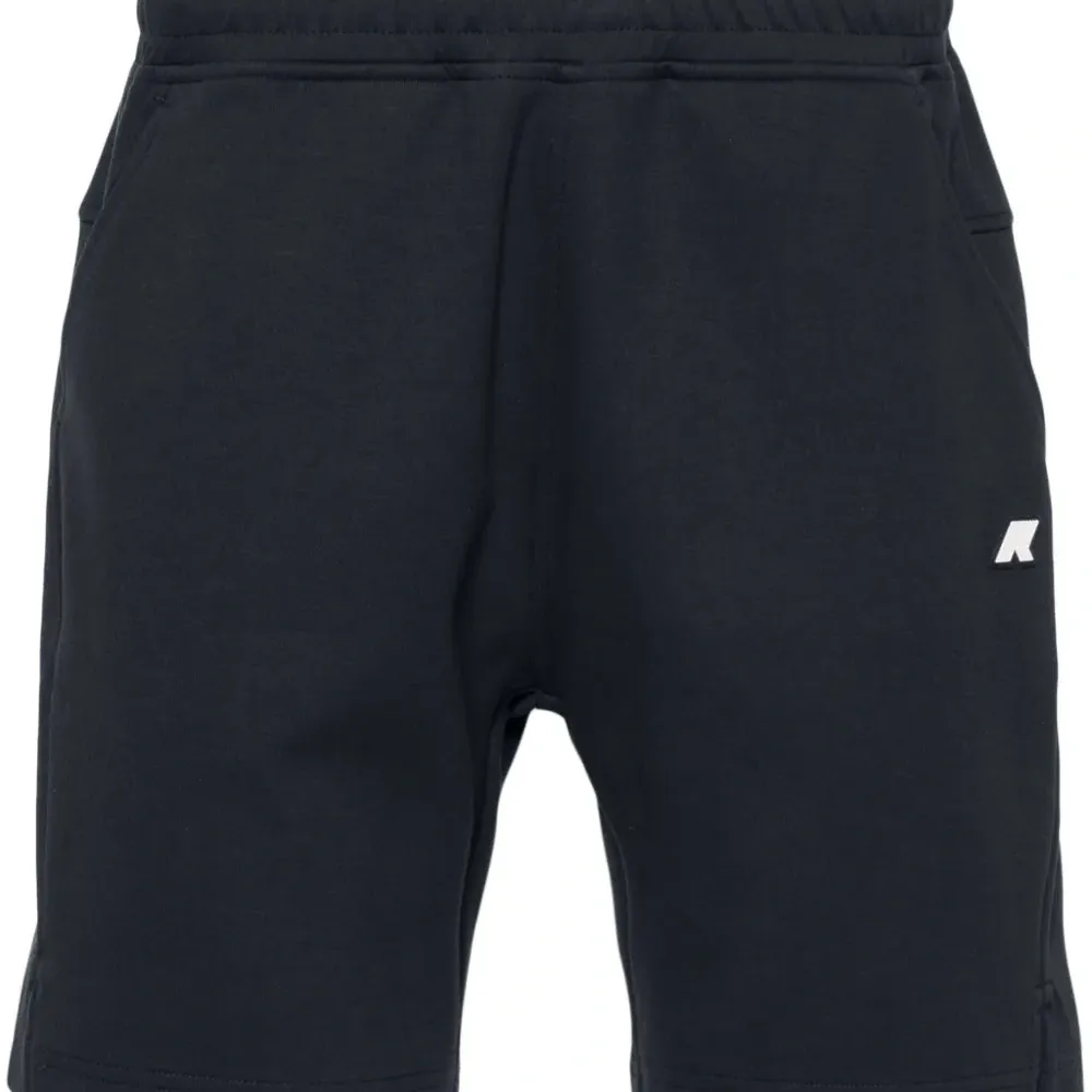 Спортивные шорты с логотипом