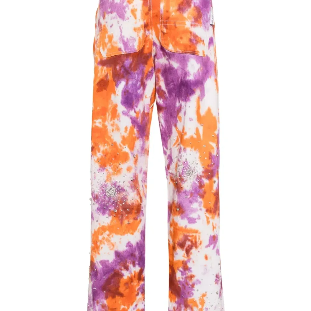 Джинсы с принтом тай-дай и кристаллами