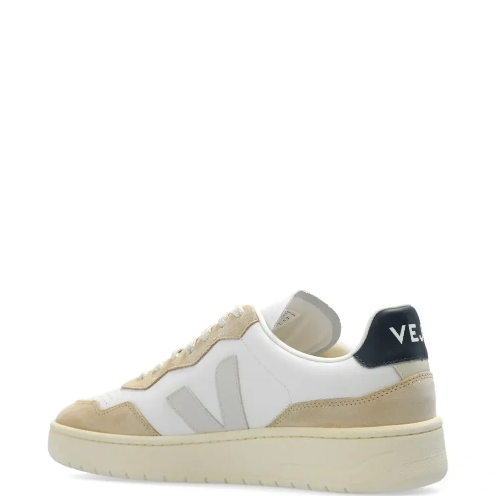 Кроссовки V-90