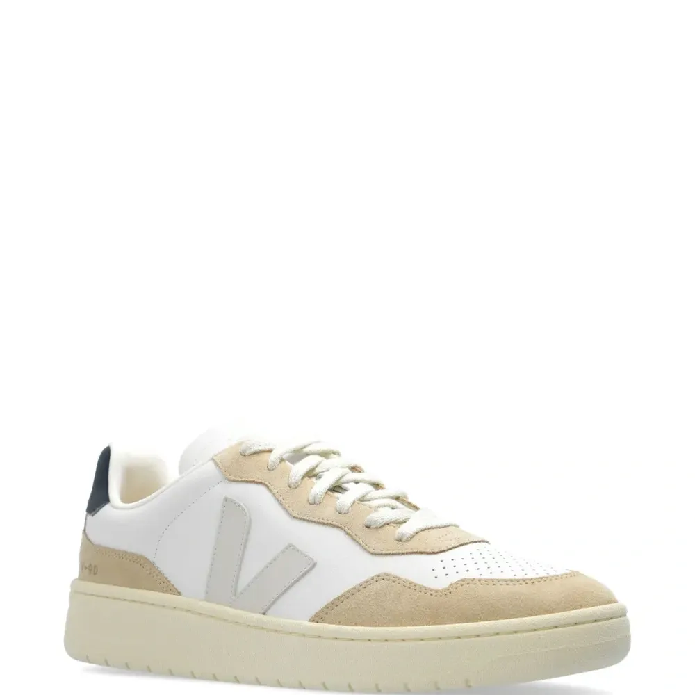 Кроссовки V-90