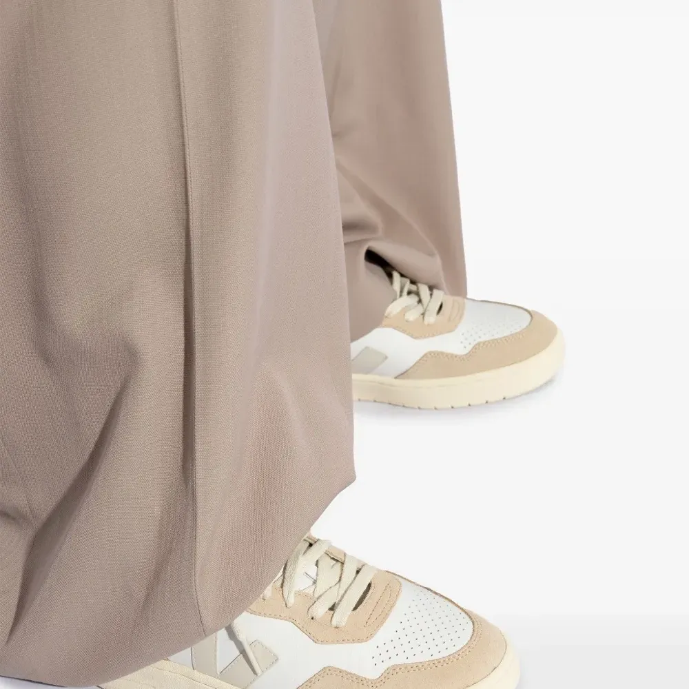 Кроссовки V-90