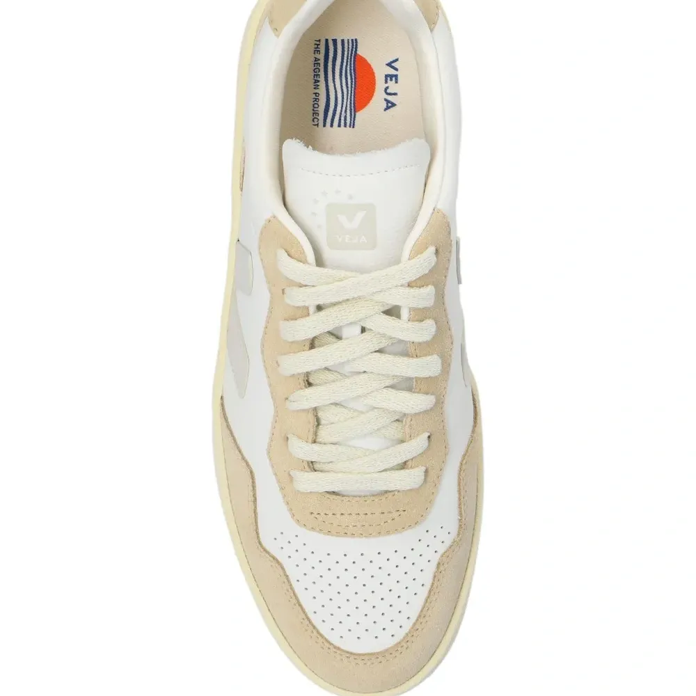 Кроссовки V-90