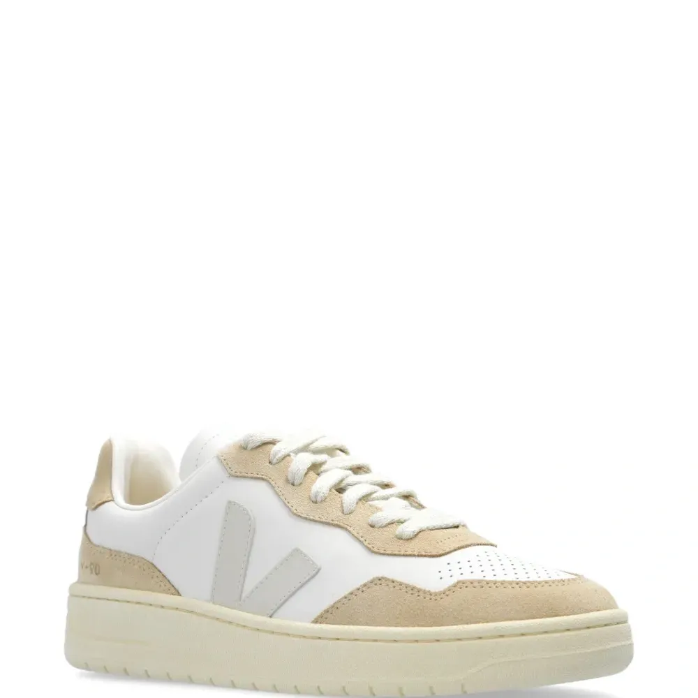 Кроссовки V-90