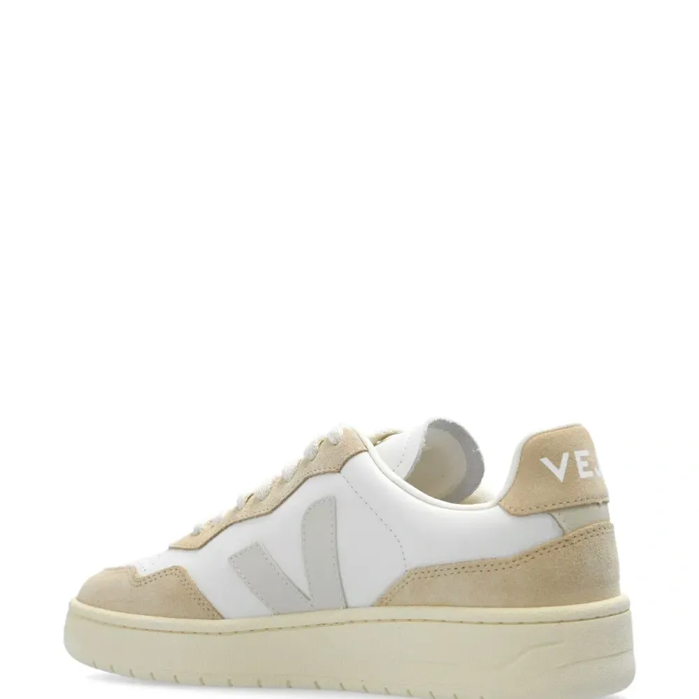 Кроссовки V-90