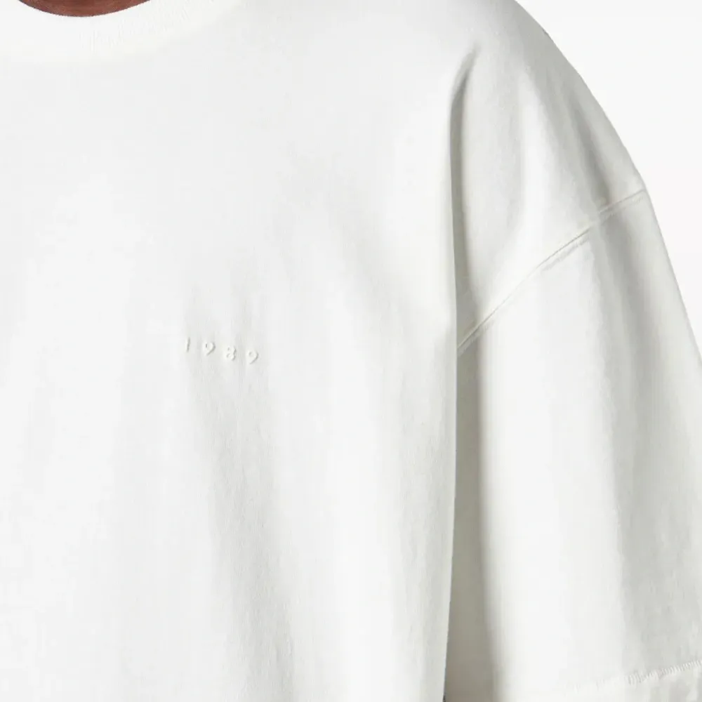 Футболка с вышитым логотипом