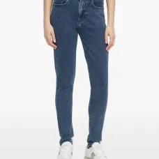 Джинсы с нашивкой-логотипом