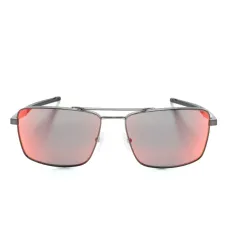 Солнцезащитные очки в прямоугольной оправе