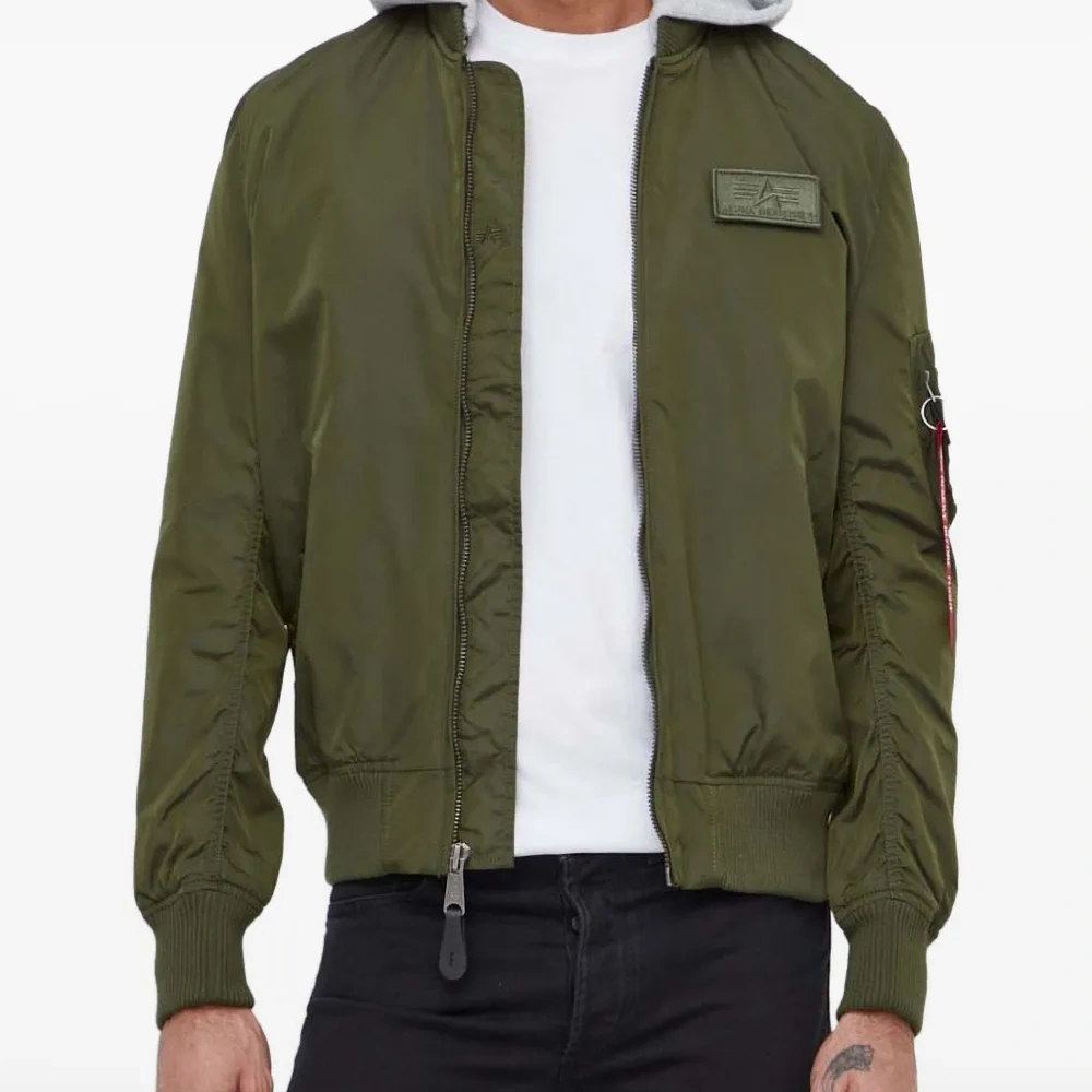 Бомбер MA-1 TT с капюшоном