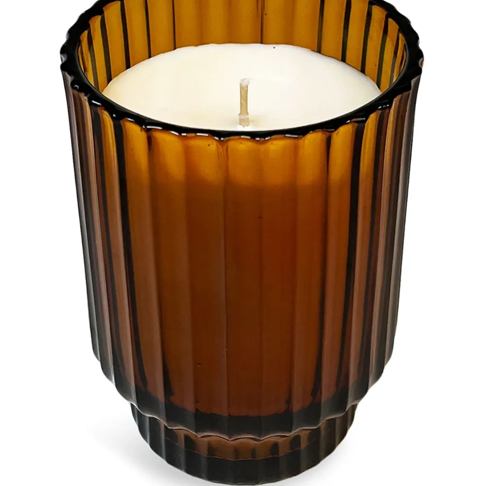 Ароматическая свеча Sunday Touch среднего размера (900 г)