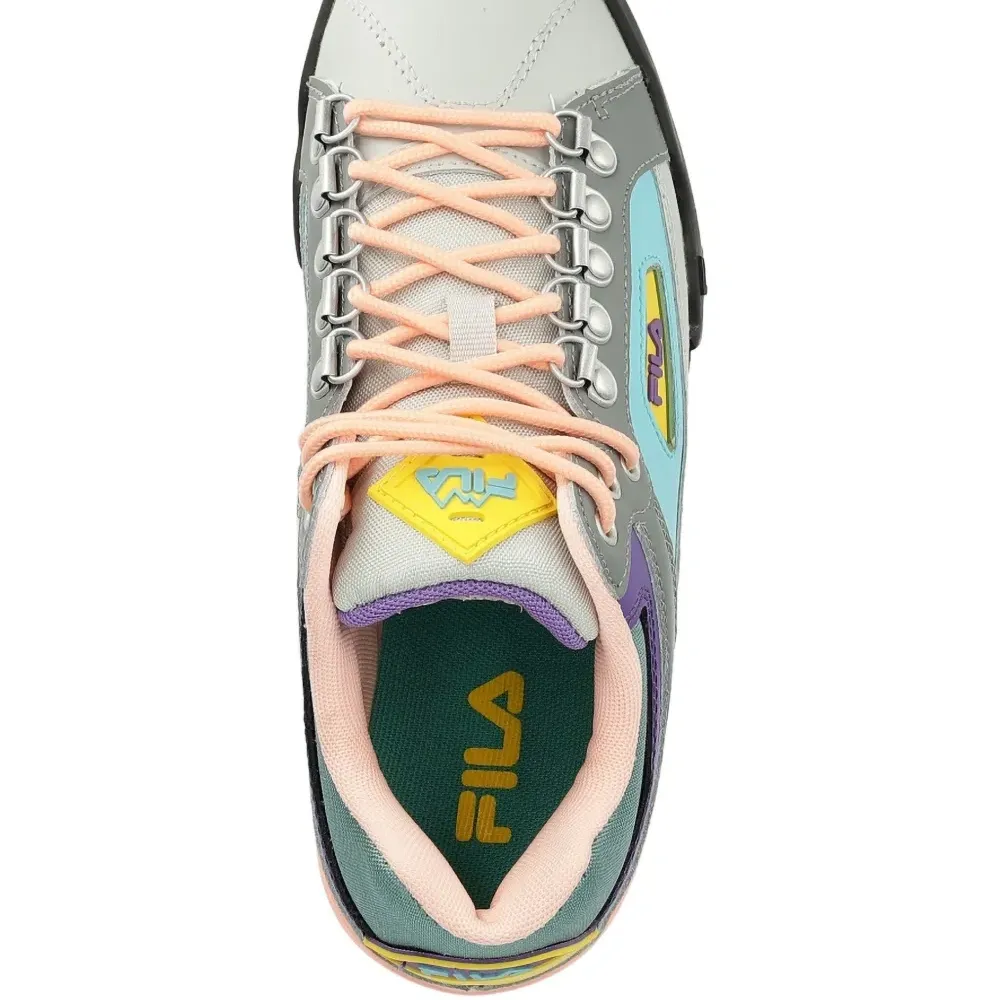 Кроссовки на шнуровке с логотипом