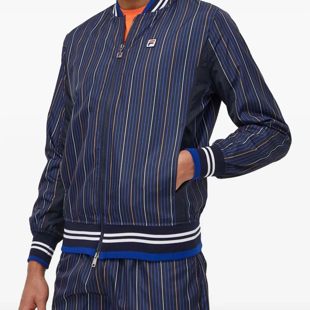 Куртка с полосками и логотипом