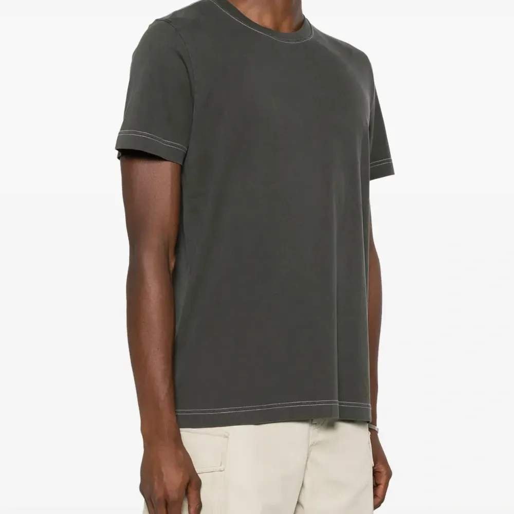 Футболка с контрастной строчкой Футболка с контрастной строчкой