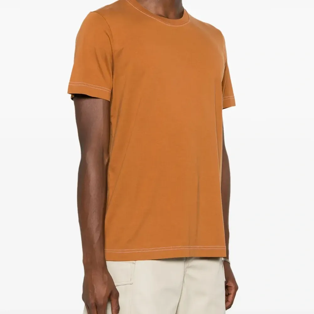 Футболка с контрастной строчкой Футболка с контрастной строчкой