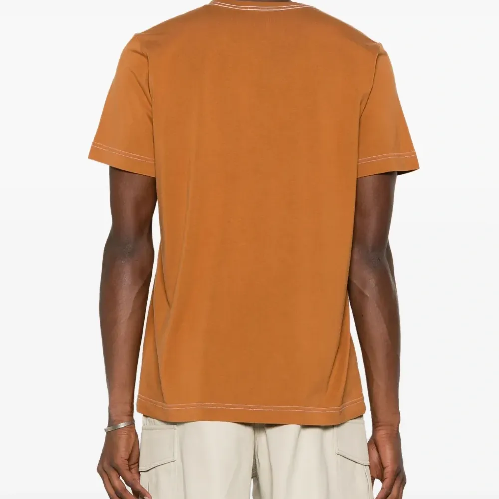 Футболка с контрастной строчкой Футболка с контрастной строчкой