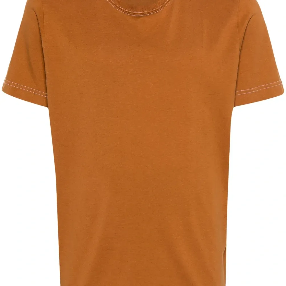 Футболка с контрастной строчкой Футболка с контрастной строчкой