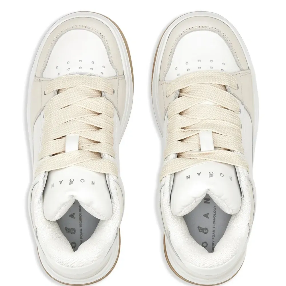 Кроссовки H667 на шнуровке