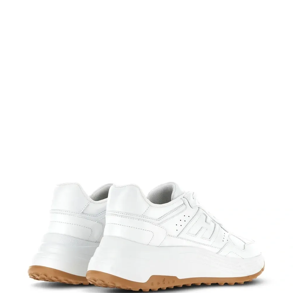 Кроссовки со вставками