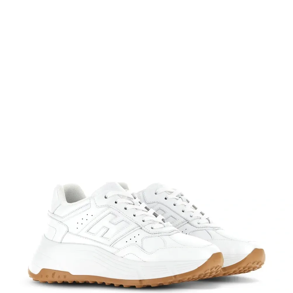 Кроссовки со вставками