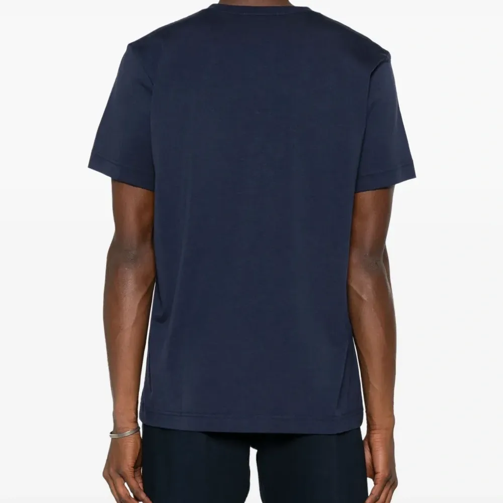 Футболка с круглым вырезом