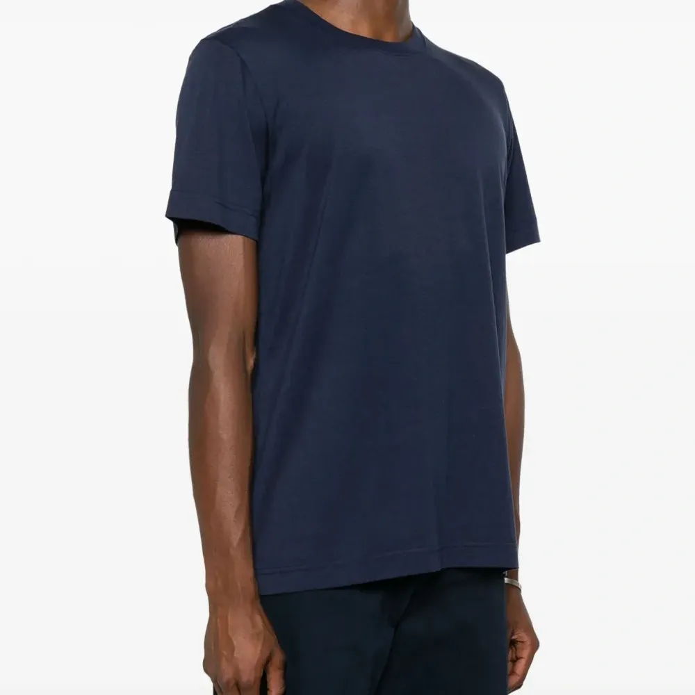 Футболка с круглым вырезом