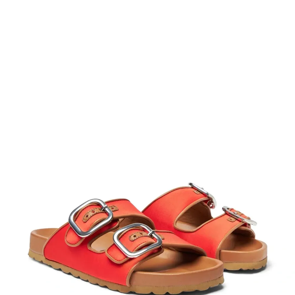 Шлепанцы Isa с пряжками