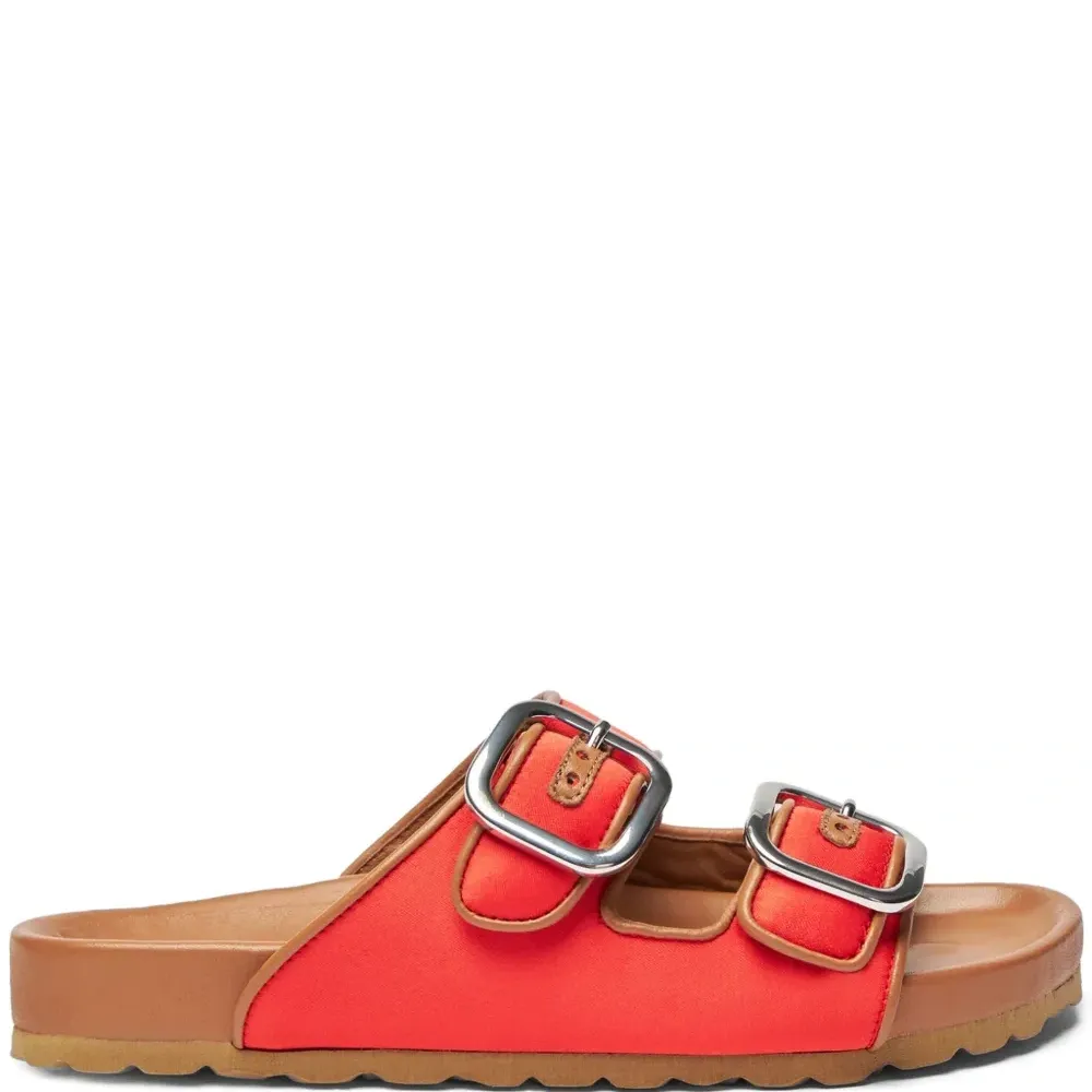 Шлепанцы Isa с пряжками