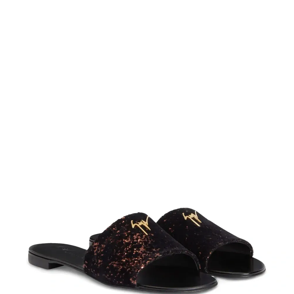 Шлепанцы Shirley Шлепанцы Shirley