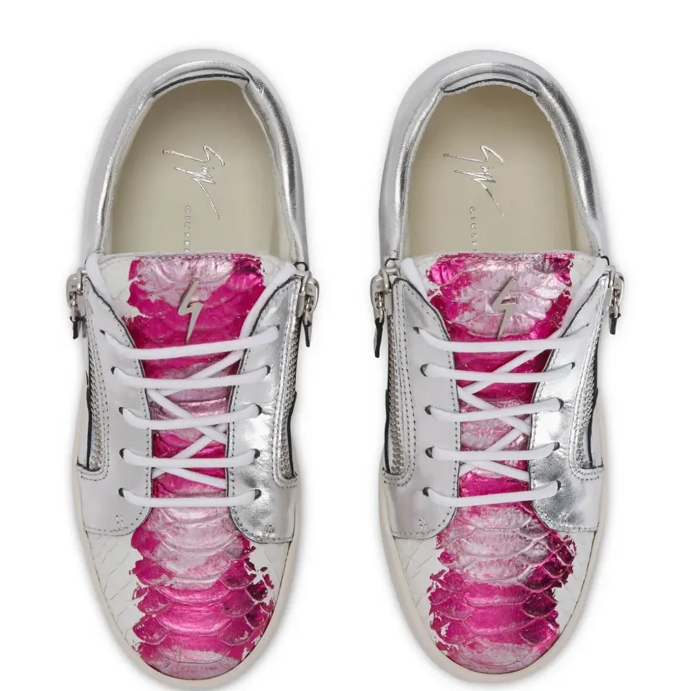 Кроссовки Nicki