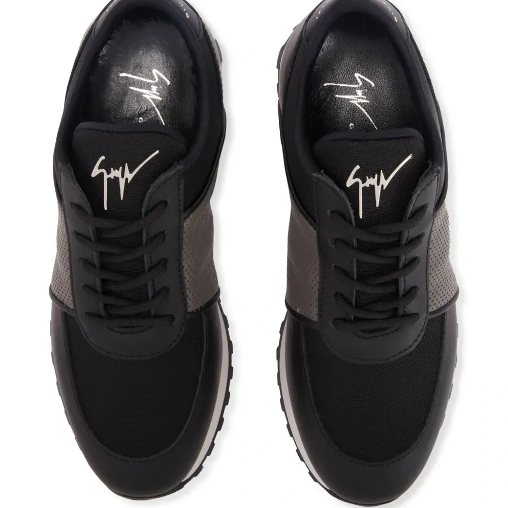 Кроссовки Jimi