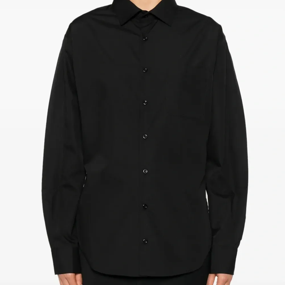 Поплиновая рубашка асимметричного кроя