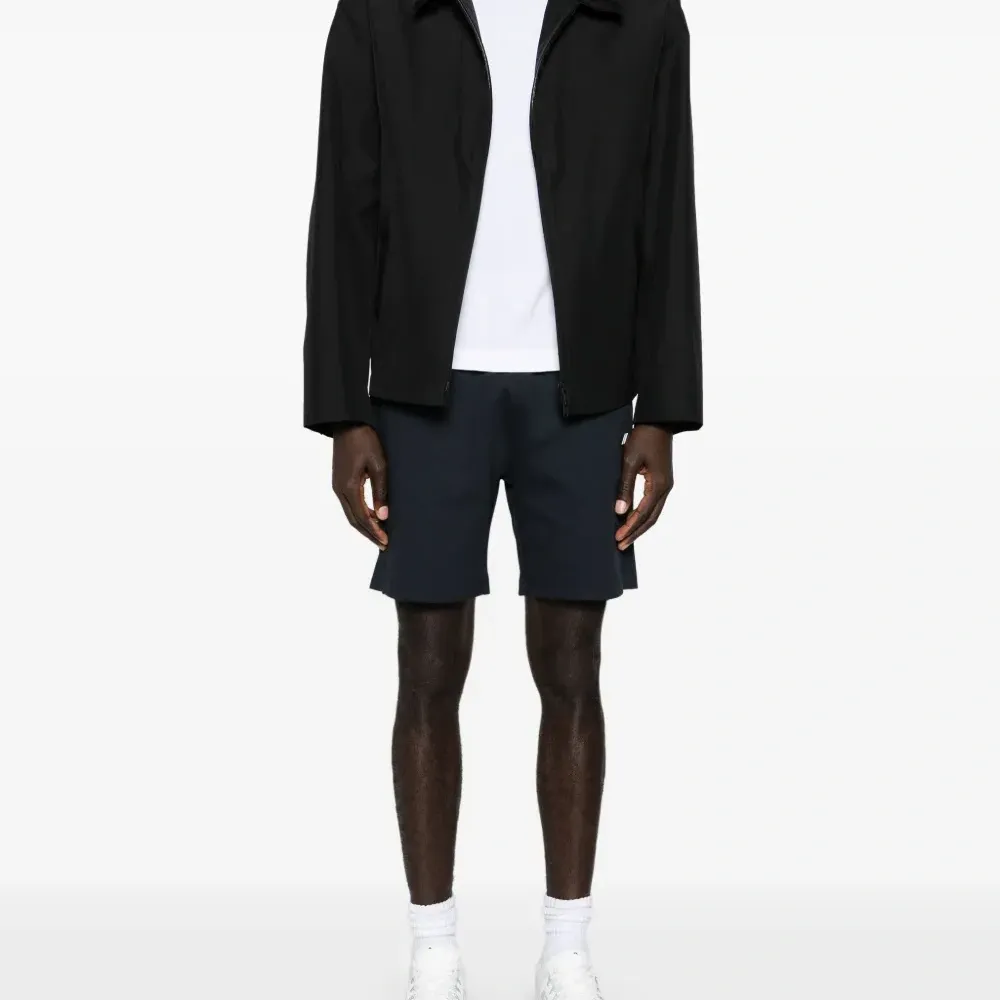 Футболка с круглым вырезом