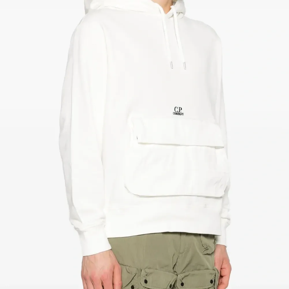 Худи с вышитым логотипом