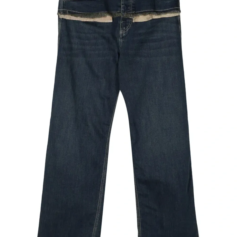 Прямые джинсы средней посадки