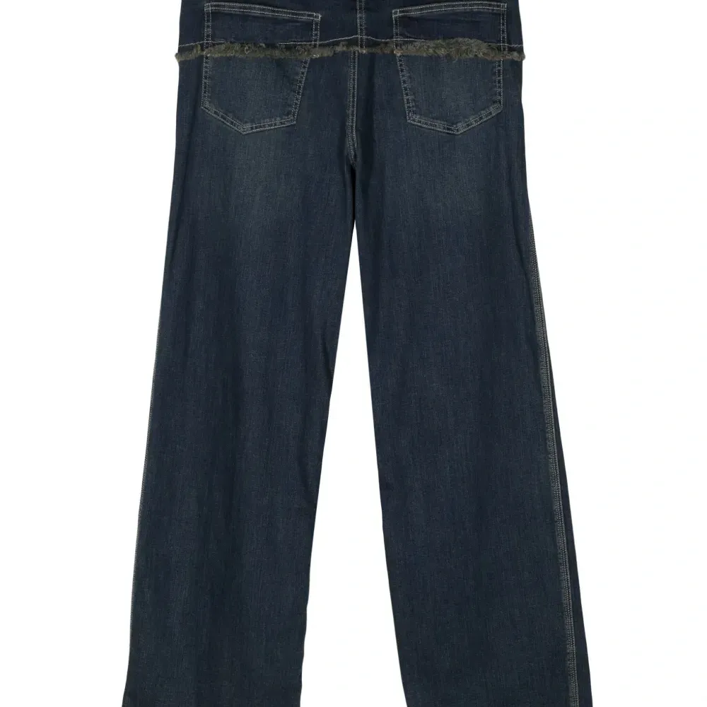 Прямые джинсы средней посадки