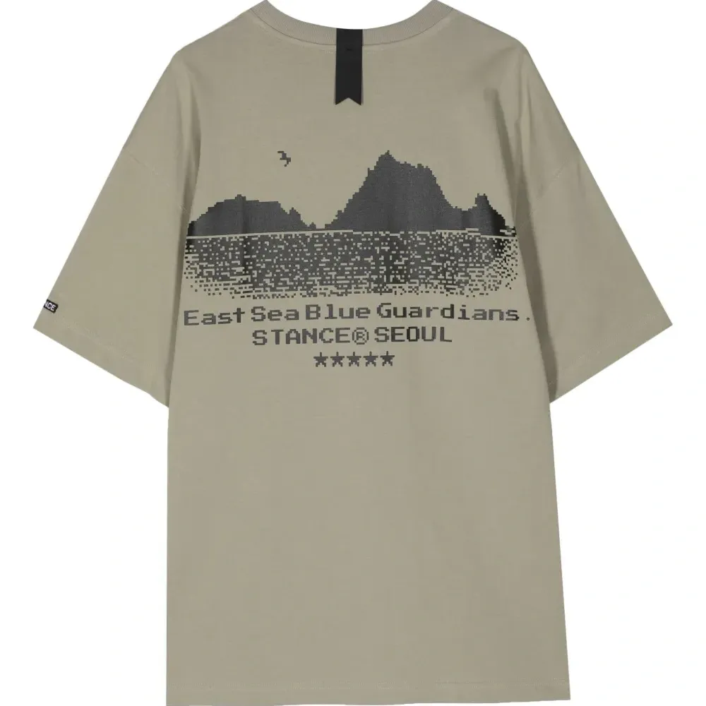 Футболка с графичным принтом Футболка с графичным принтом