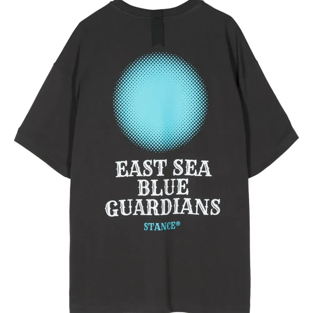 Футболка с логотипом