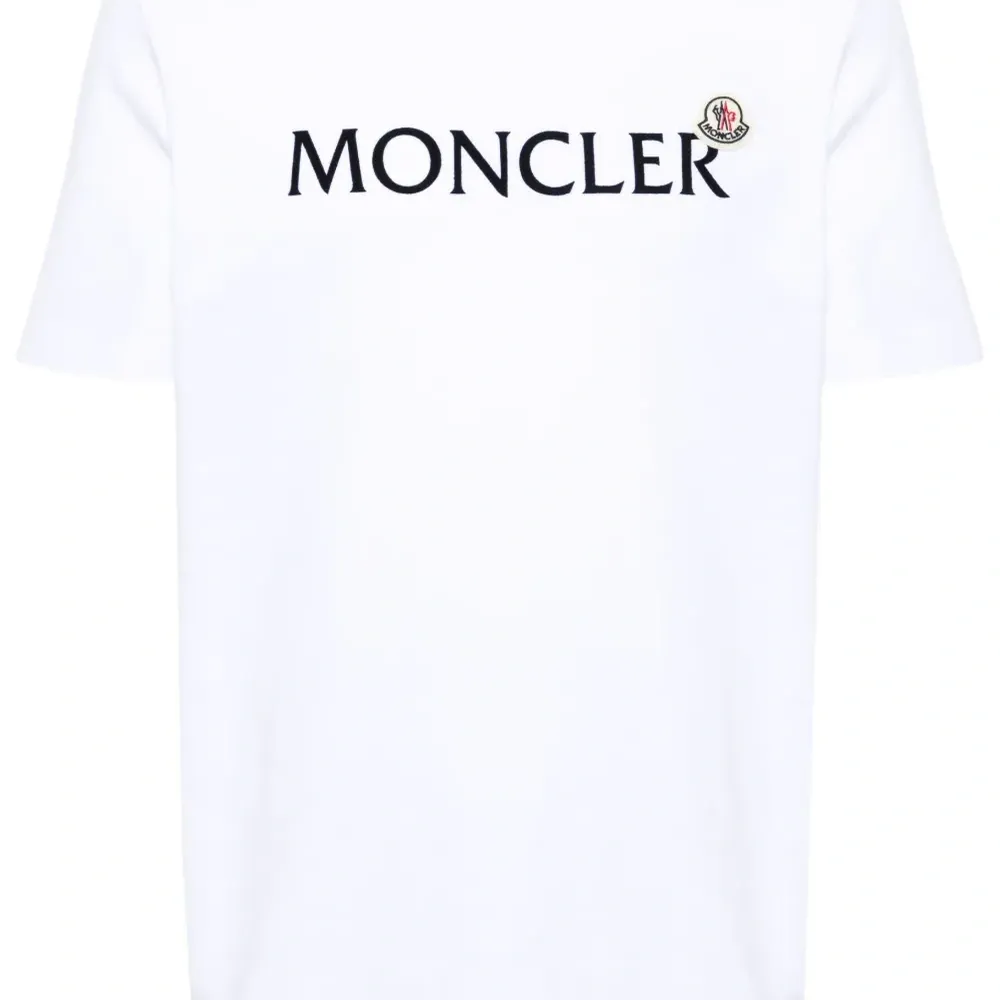 Футболка с фактурным логотипом Футболка с фактурным логотипом