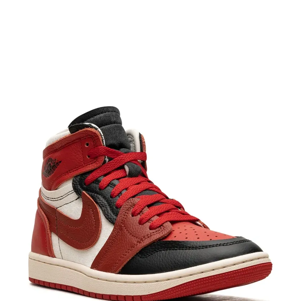 Высокие кроссовки Jordan 1