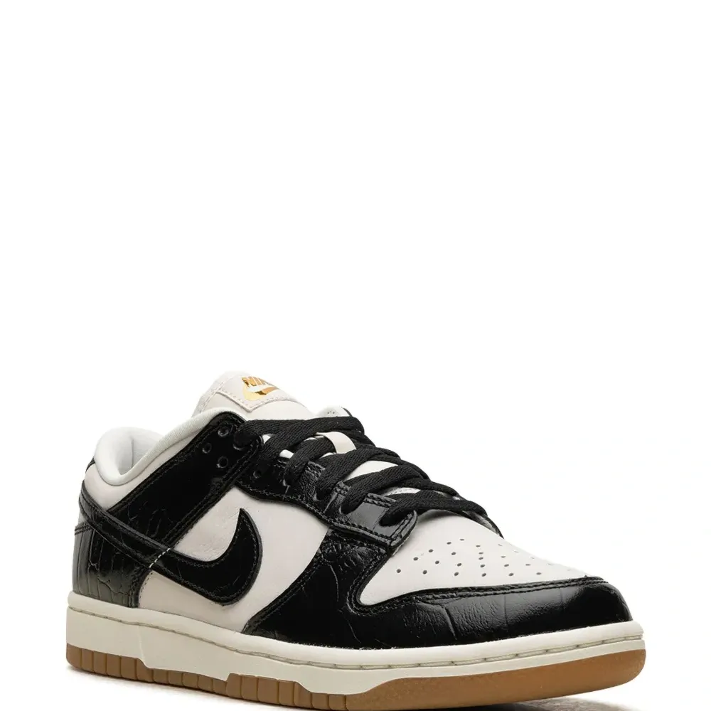 Кроссовки Dunk на шнуровке