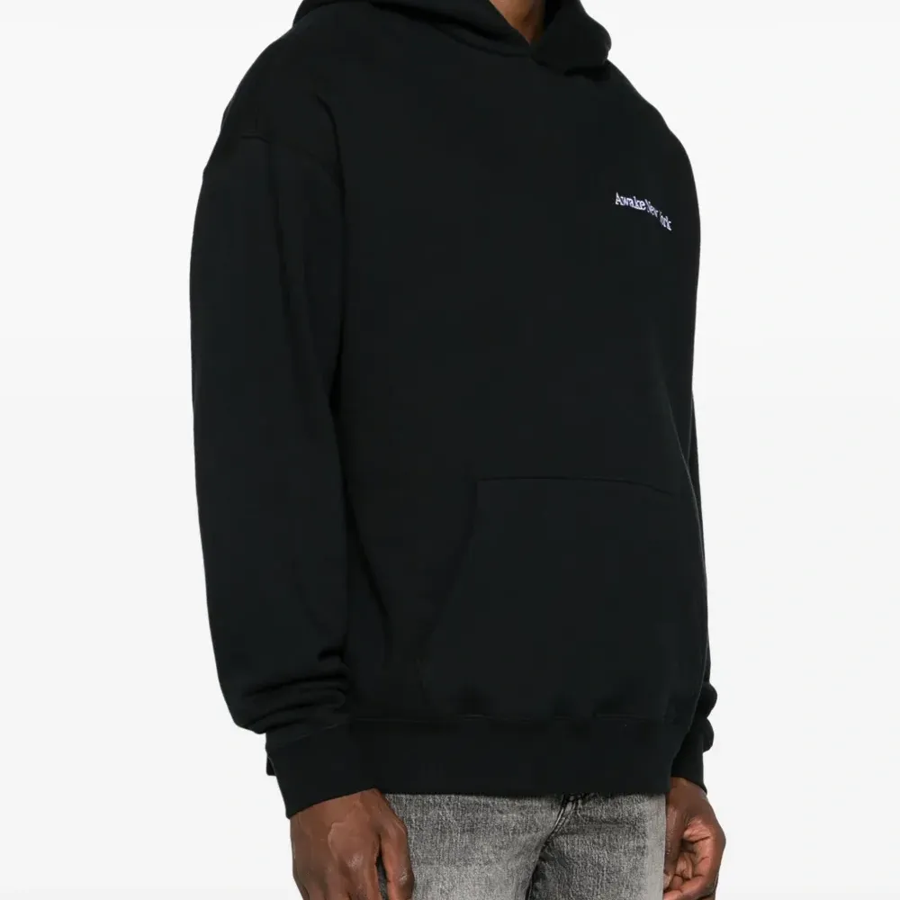 Худи с вышитым логотипом