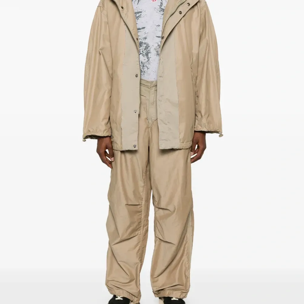 Топ с вышитым логотипом