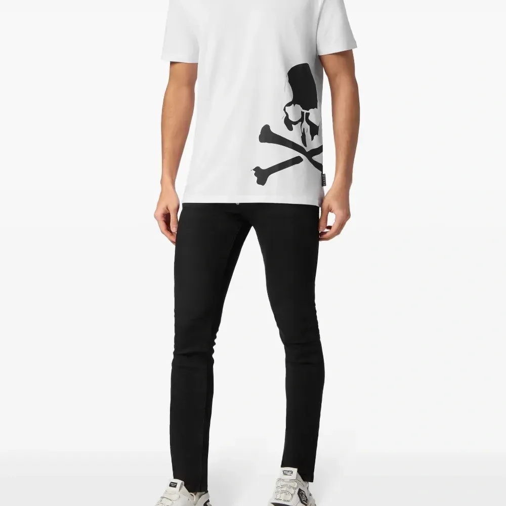 Футболка Skull & Bones