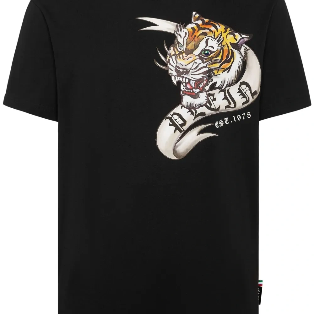 Футболка с графичным принтом