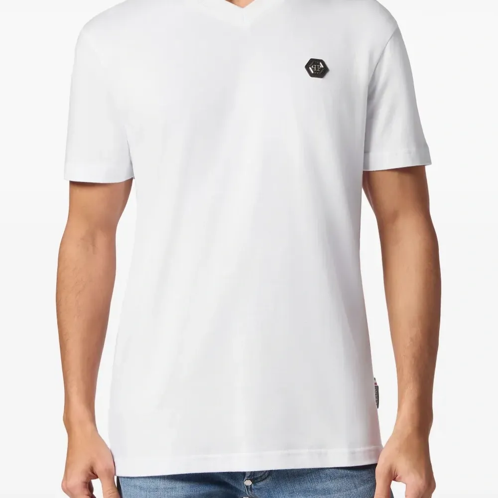 Футболка с V-образным вырезом и принтом Gothic Plein