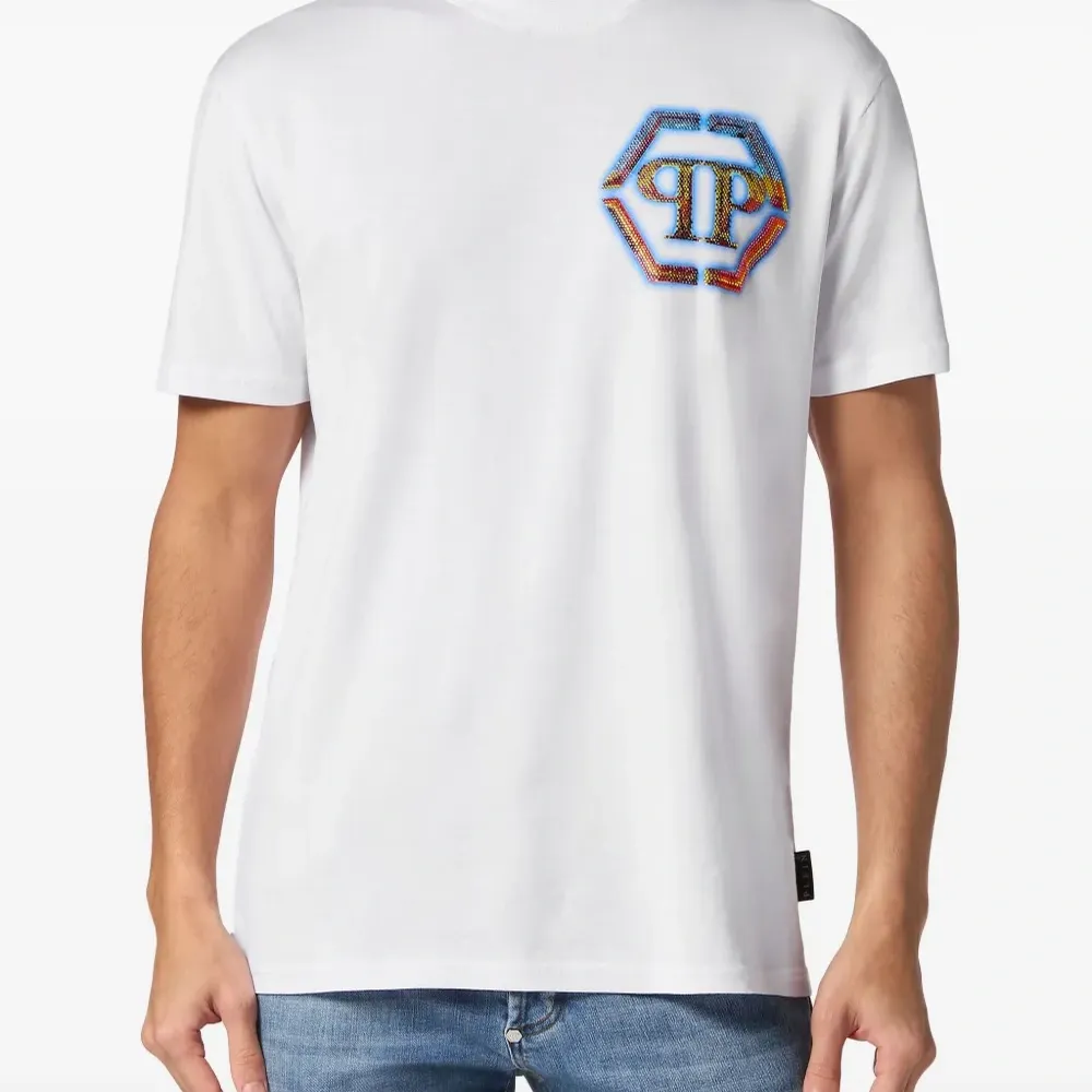 Футболка с логотипом