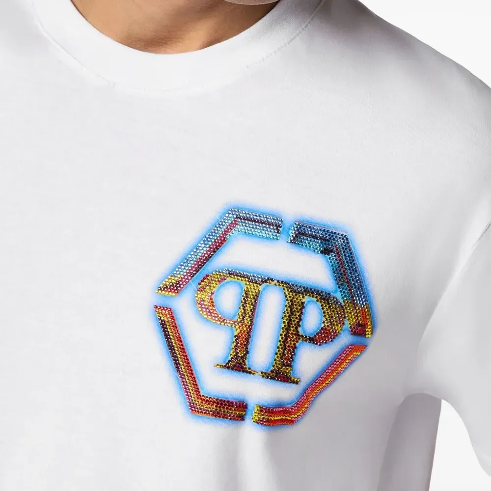 Футболка с логотипом