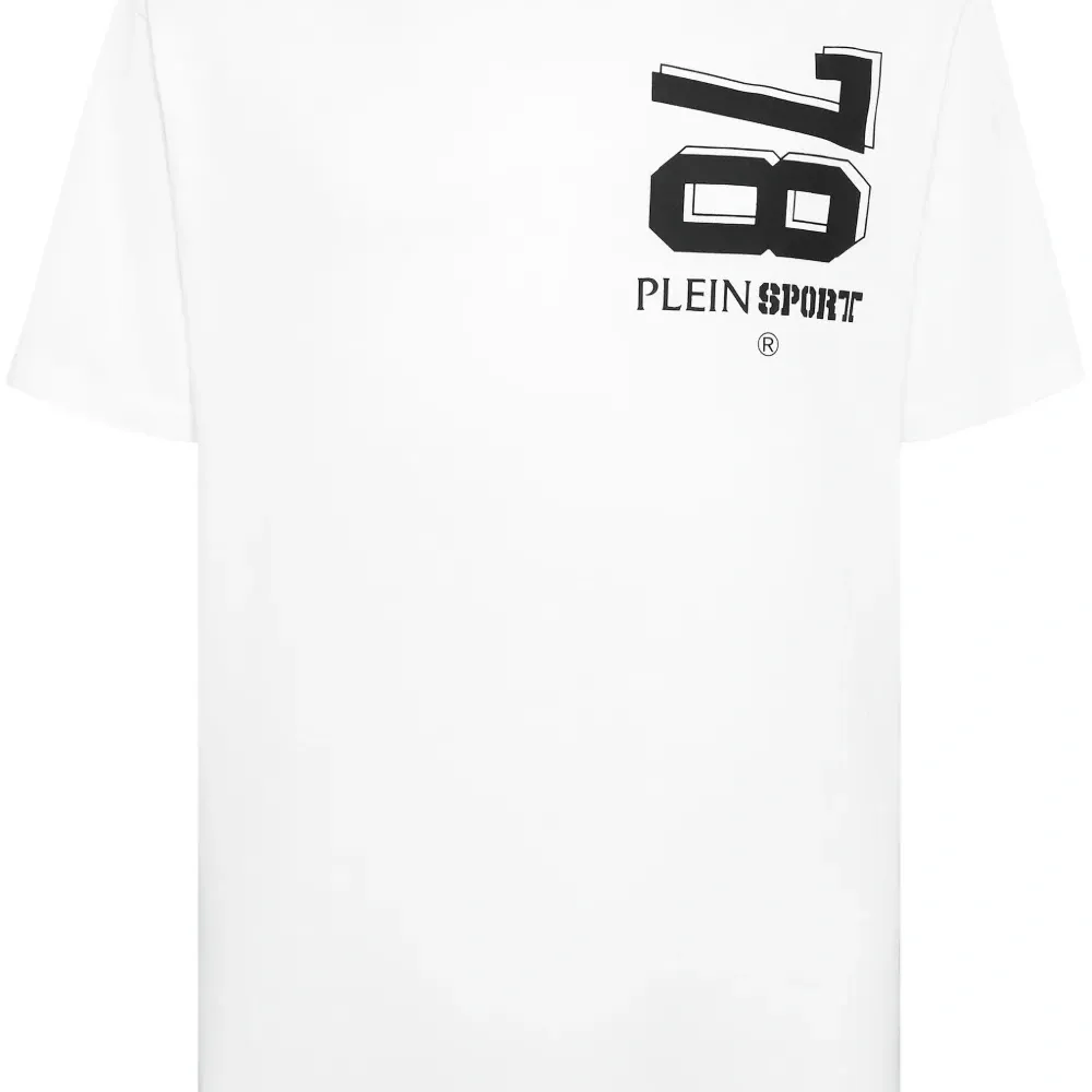 Футболка с логотипом