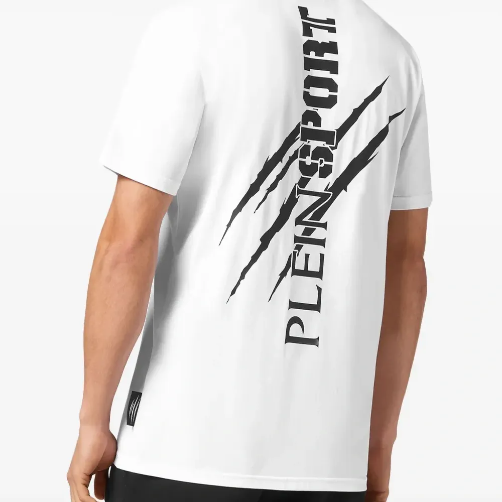 Футболка с логотипом