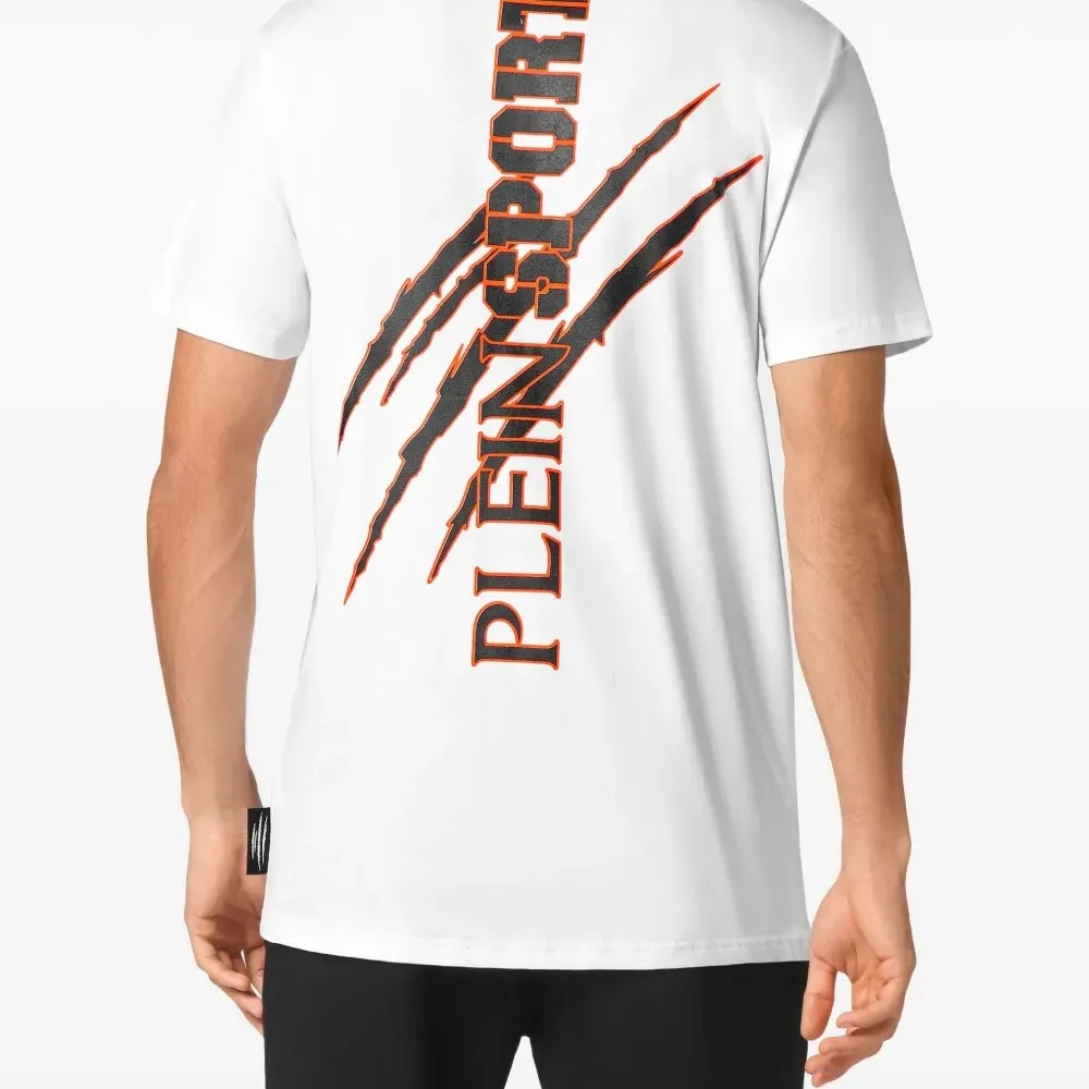 футболка с логотипом